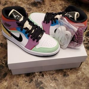 AUTHENTIC WOMENS AIR JORDAN 1 MID SE
